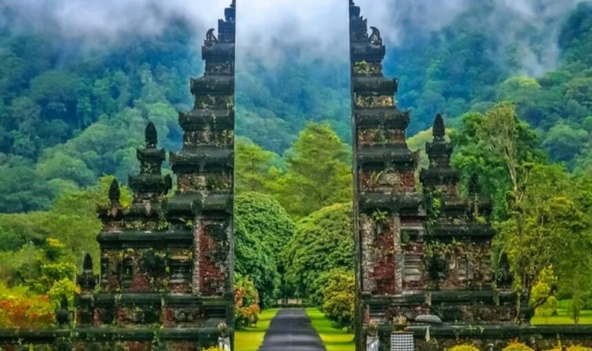 “10 Amazing Places You Must Visit Before Turning 30”