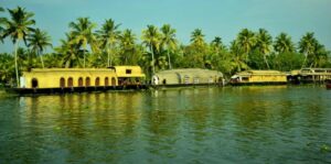 Cruise Through Alleppey’s Backwaters