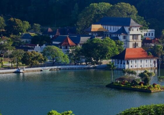 Kandy Lake