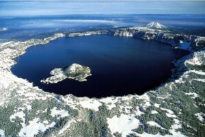  Crater Lake, USA